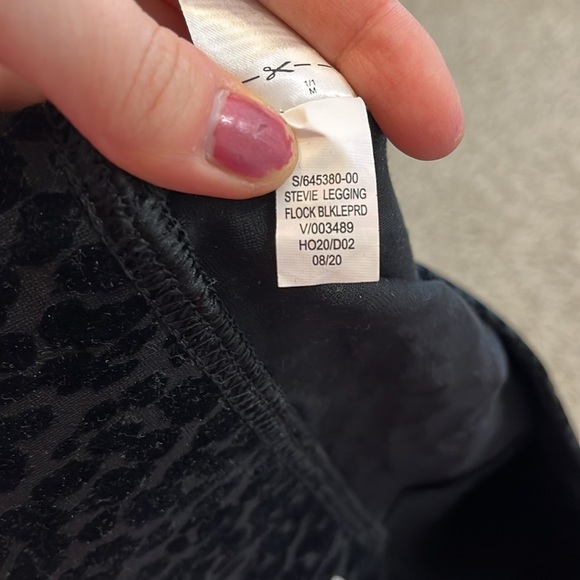 Old Navy Black Cheetah Velvet Skinny Pull On Stevie High Rise Pants - Size M - Picture 7 of 7
